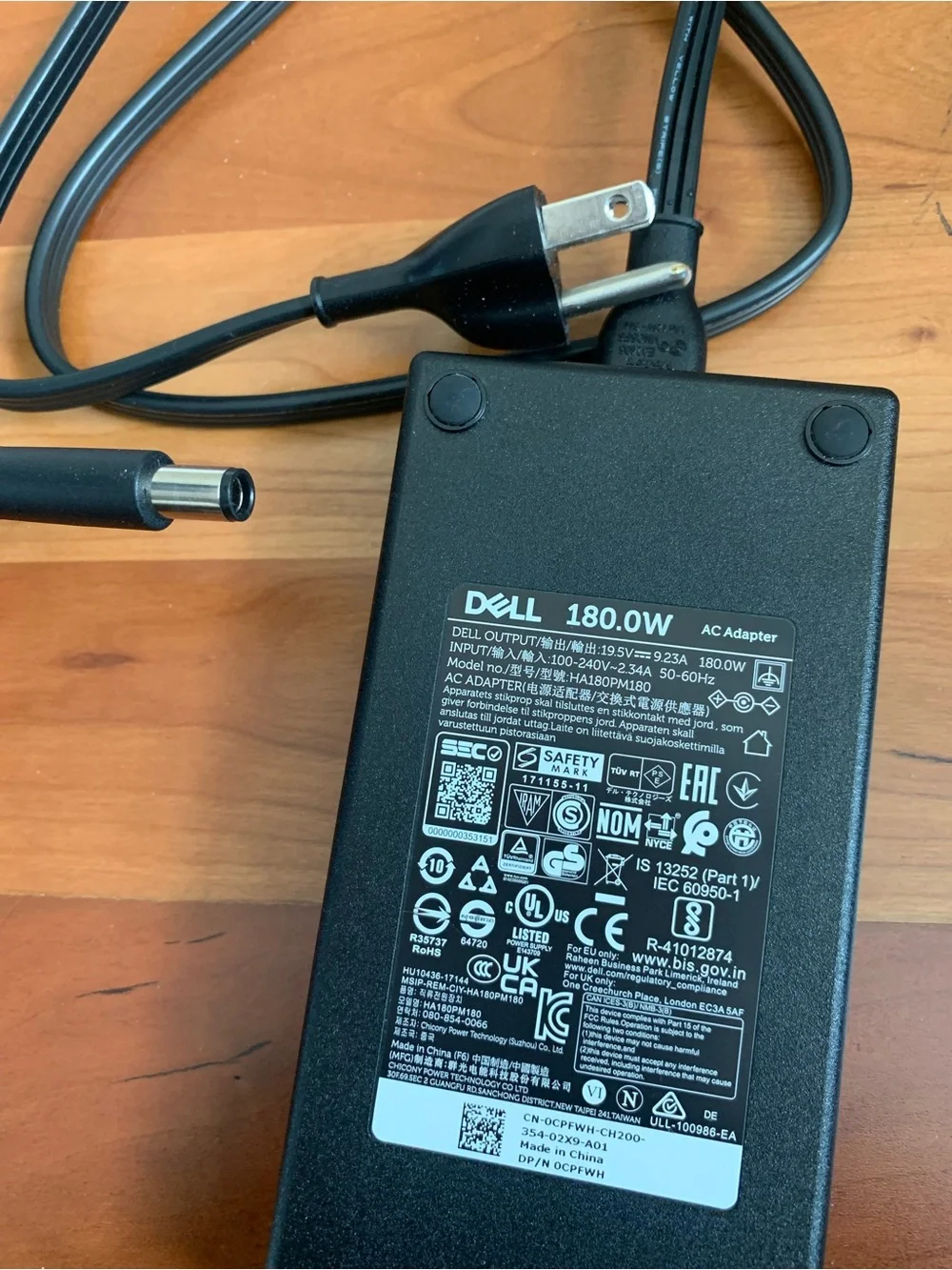 Dell 180W AC Power Adapter – Black